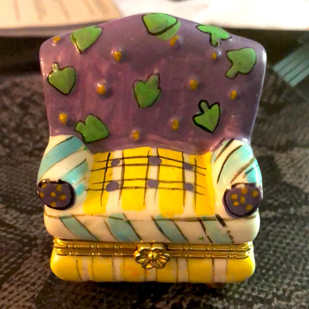 EASY CHAIR HAND PAINTED TRINKET BOX
